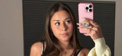 Sophie Rain mirror selfie