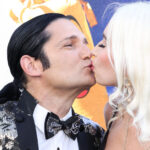 Corey Feldman and Courtney Mitchell kissing