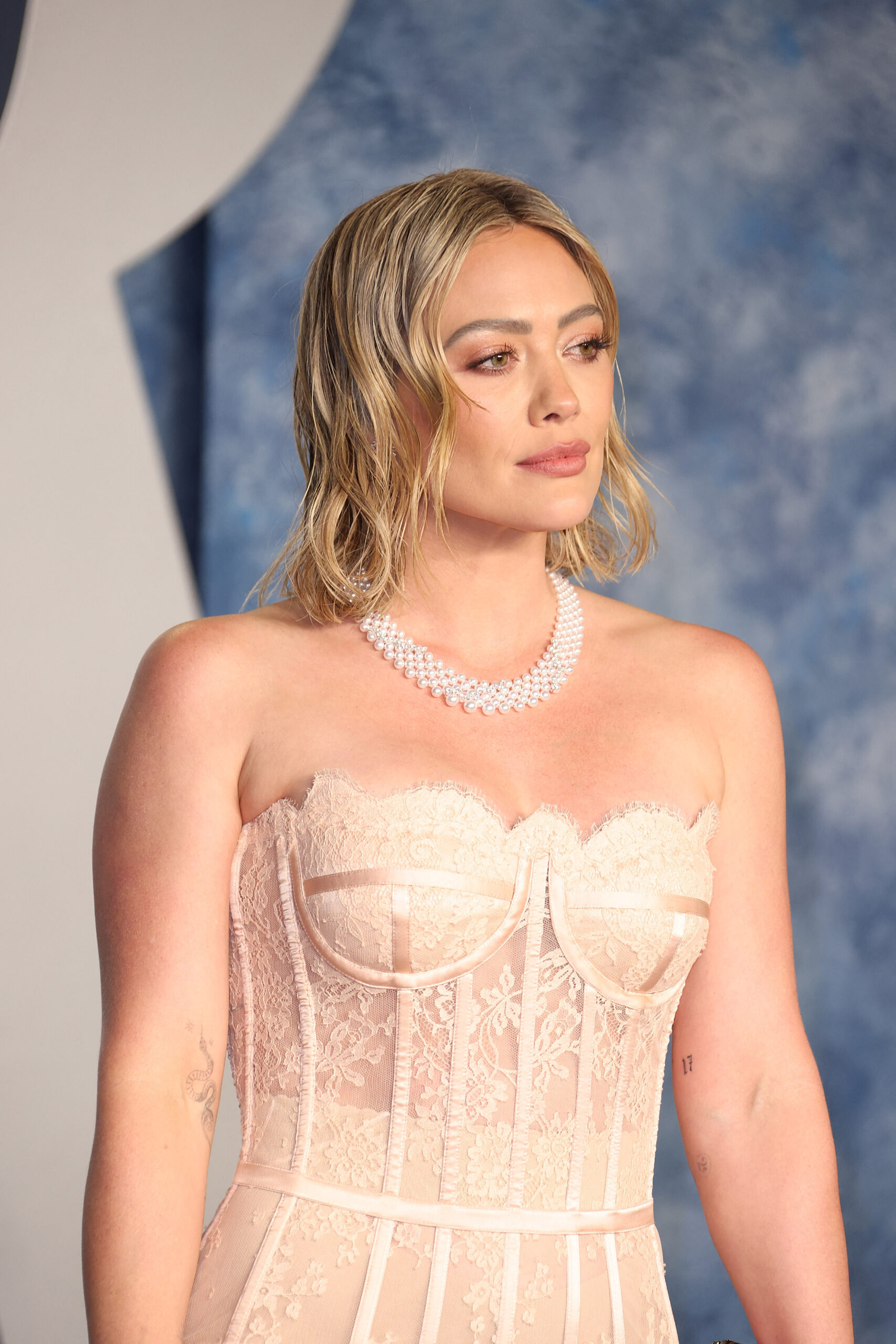 Hilary Duff at the 2023 Vanity Fair Oscar Party