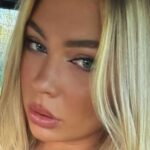 Jutta Leerdam selfie in the car