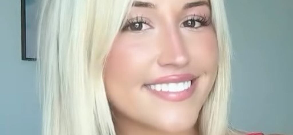 Maili Holt Highlighting Bikini Tan Lines Is A 'Dream Girl'