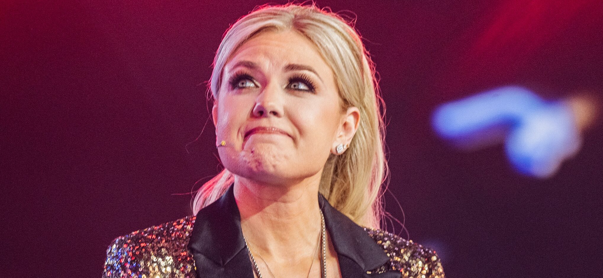 Erika Kirk está sendo ‘travestida’ por sua própria base