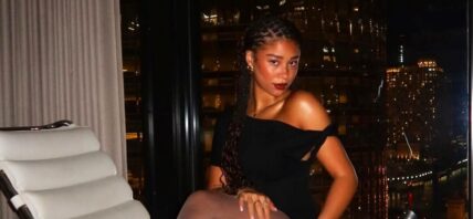 Alexus Learmann in black