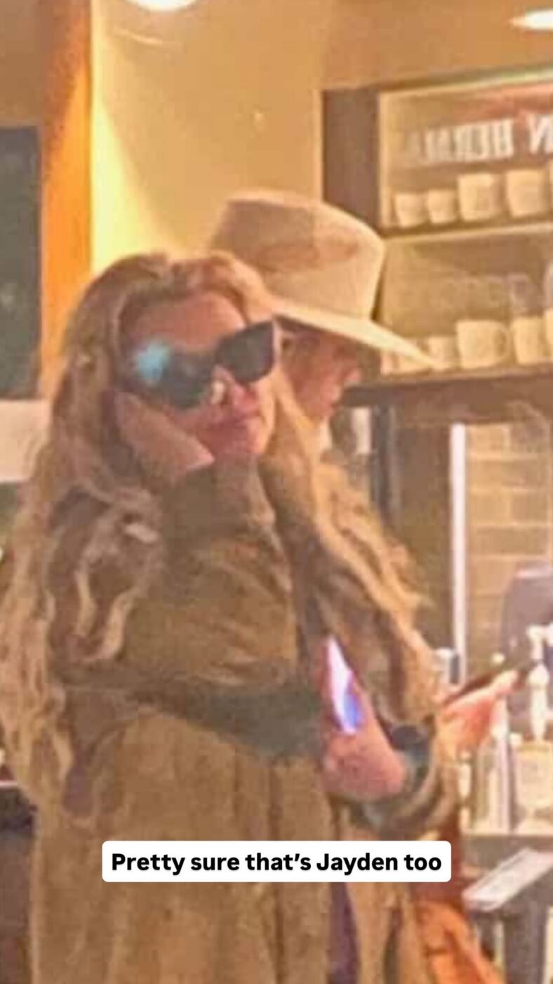Britney Spears seen shopping at Starbucks