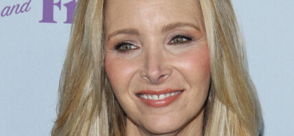 Lisa Kudrow at Grace and Frankie Season 4 Premiere