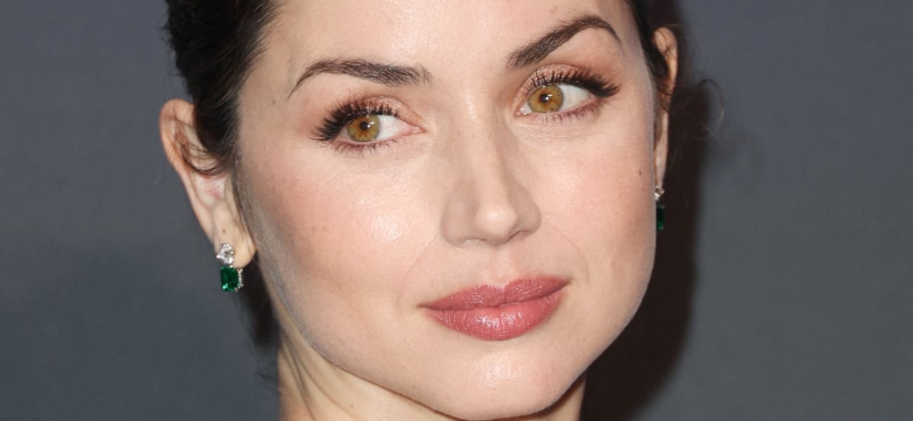 Ana de Armas ‘Addictive’ In Dripping Wet Swimsuit While Smiling