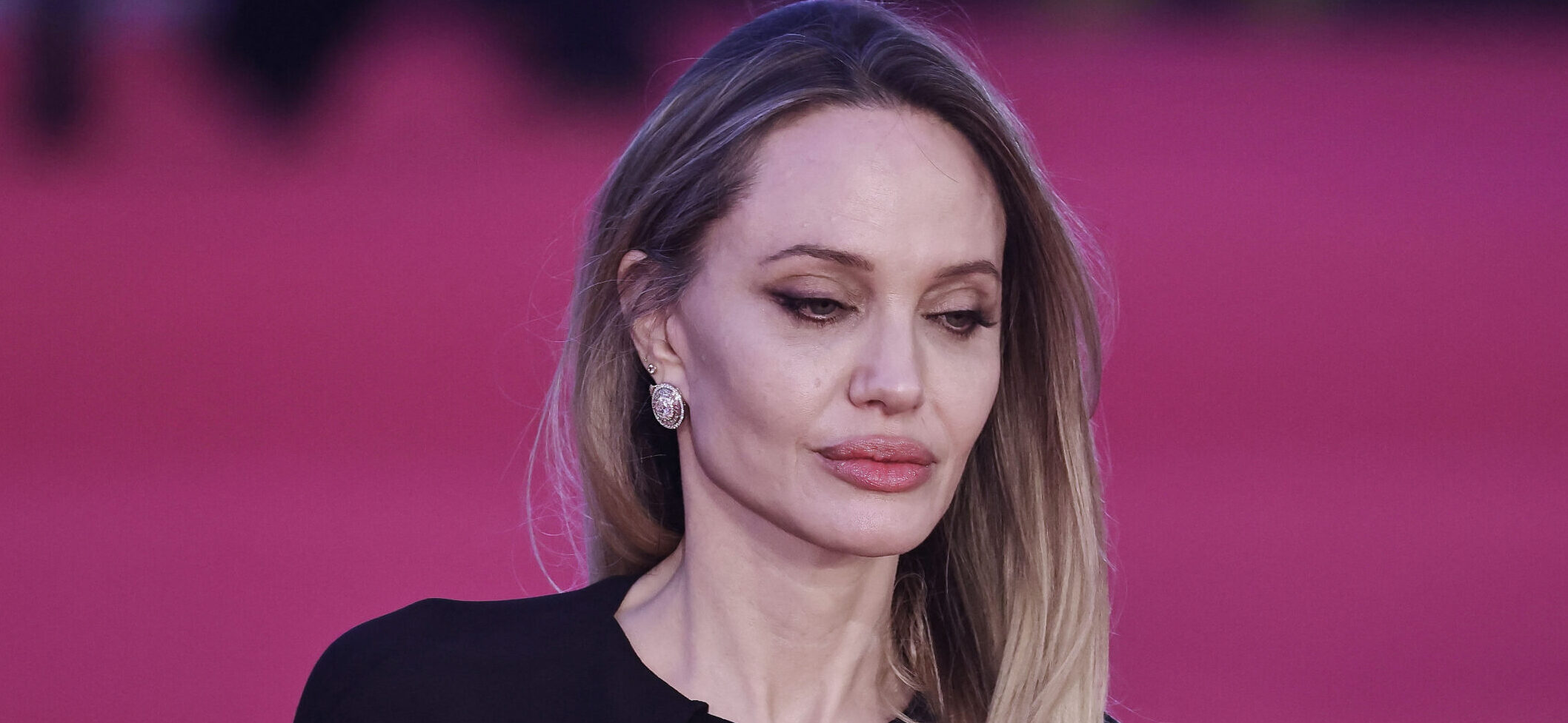 Vivienne Jolie-Pitt poderia se passar por sua mãe Angelina Jolie