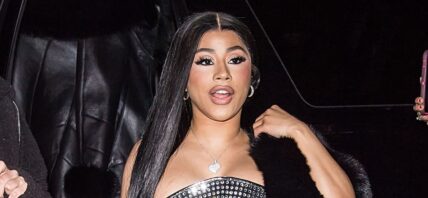 Hennessy Carolina in black