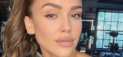Jessica Alba close up