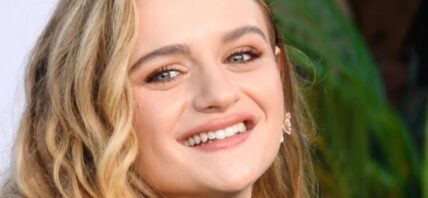 Joey King close up