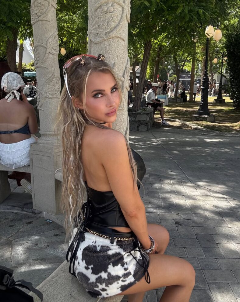 Alix Lynx at Coachella