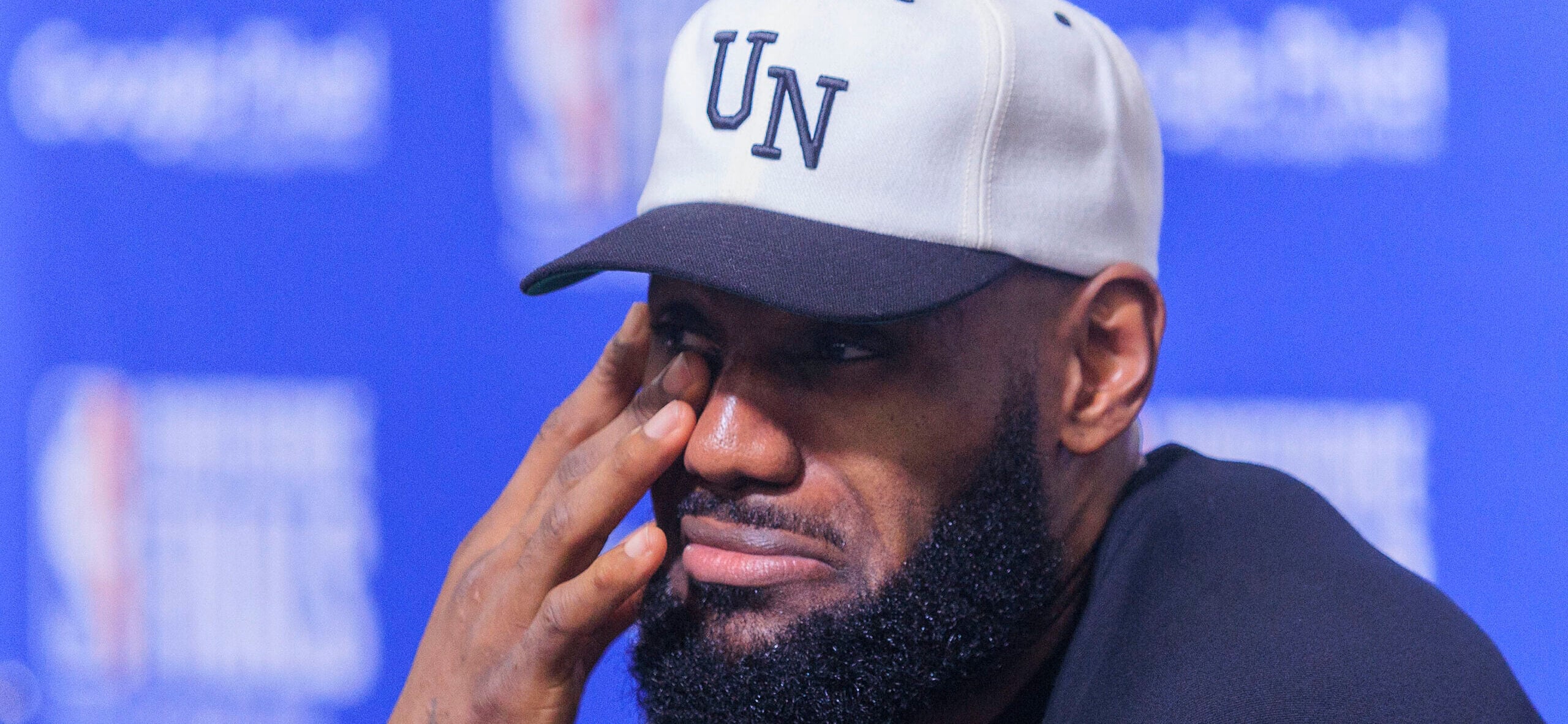 Resposta ousada de LeBron James à indignação com os comentários de Memphis