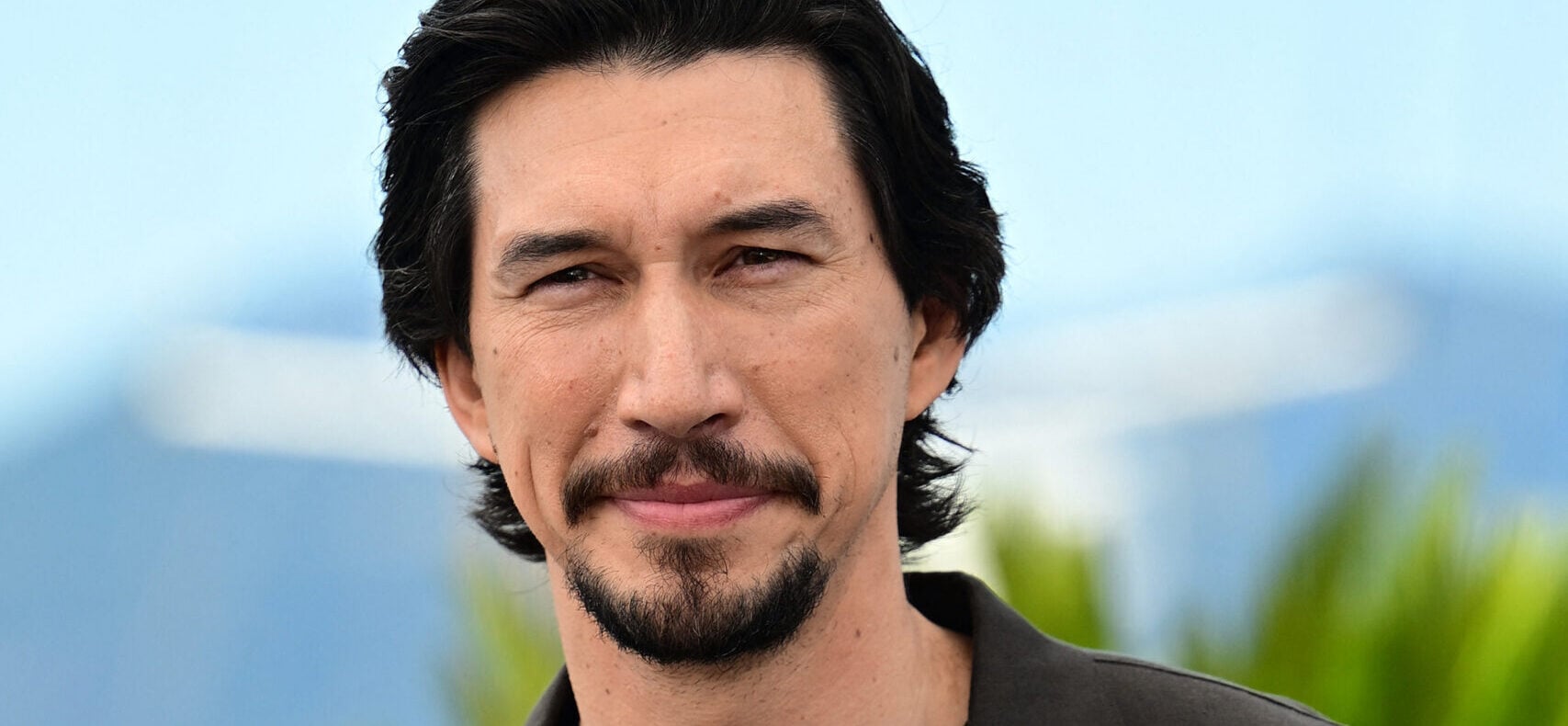 A comovente razão pela qual Adam Driver ficou de fora da estreia em Cannes
