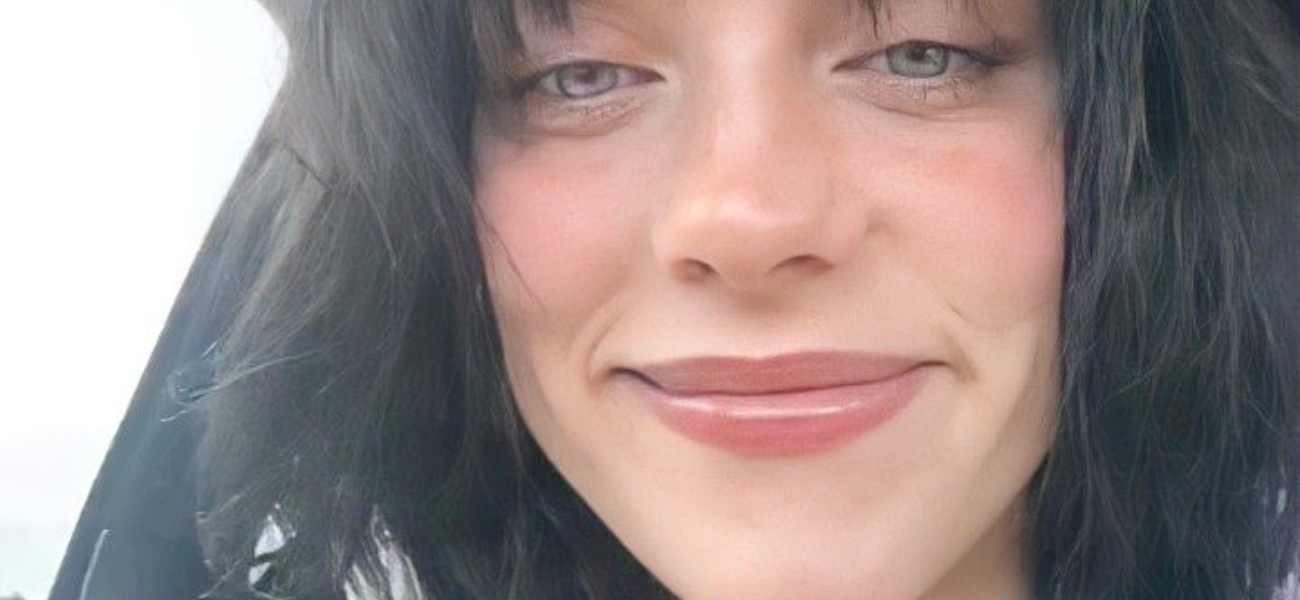 Billie Eilish Has ‘Jaws Dropping’ In Plunging Tank For Weekend Pool Party