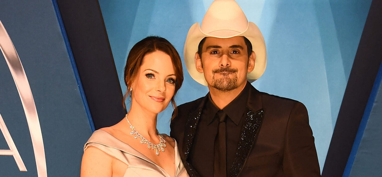 A esposa de Brad Paisley revela o segredo de 23 anos de casamento