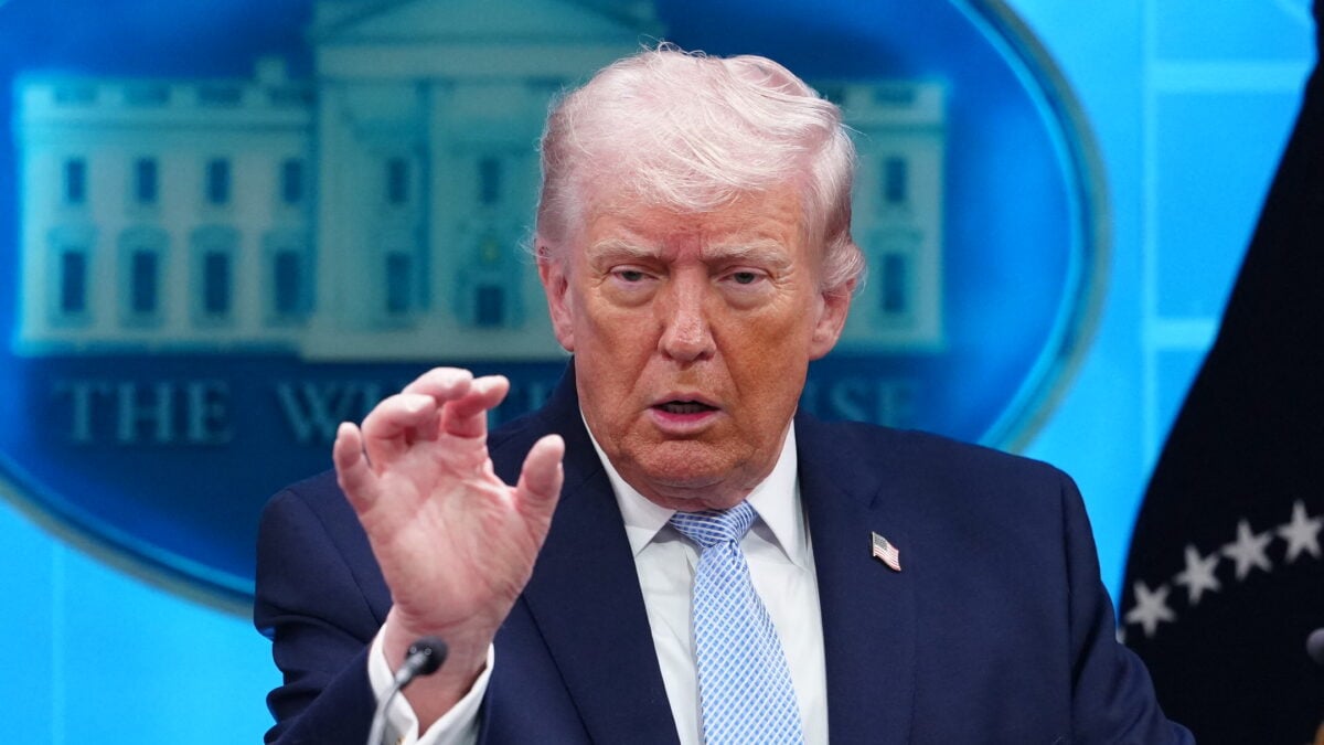 Body Language Expert Explains Why Funeral Guest Looked ‘Disgusted’ Behind Trump In Viral Clip