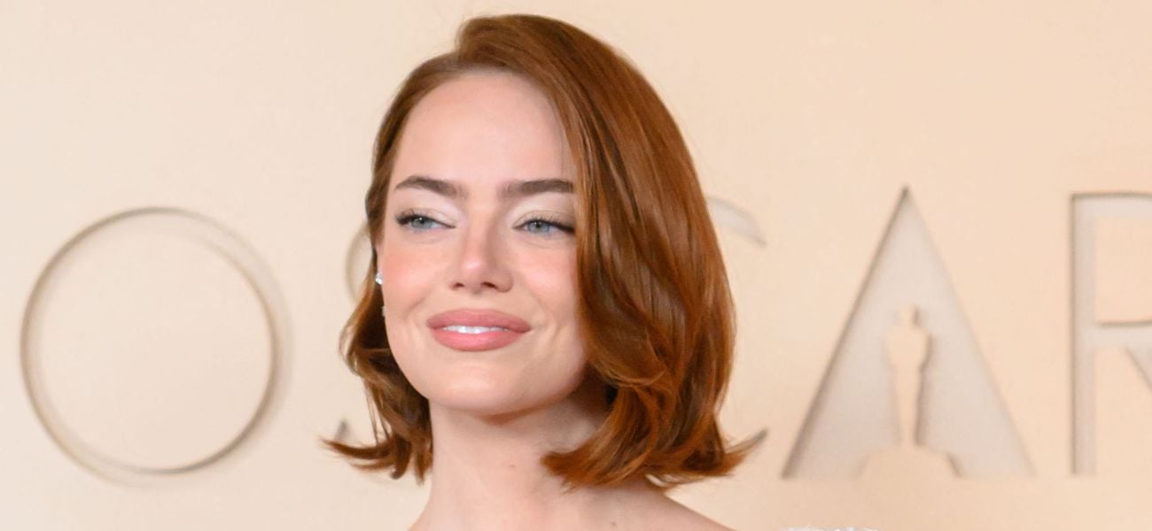 Emma Stone irreconhecível em duas peças chiques no LV Show