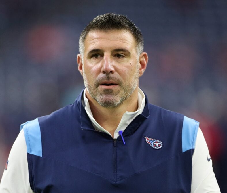 Mike Vrabel at NFL game