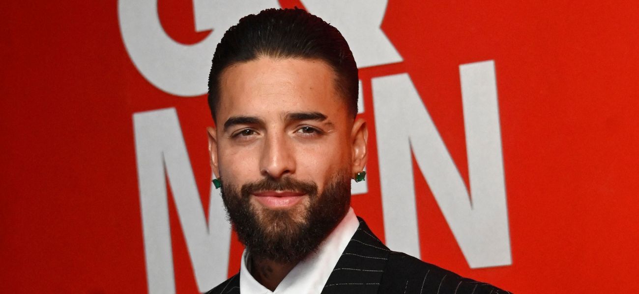 Maluma sobe na toalha para sessão de revista picante