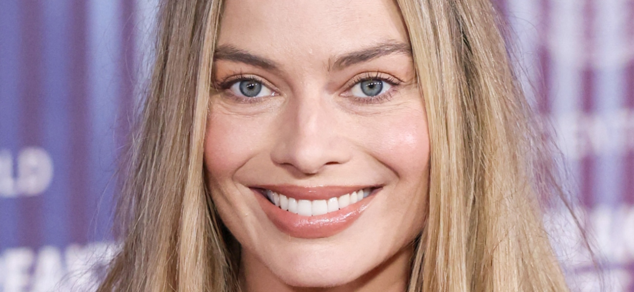 Margot Robbie In Wet Pool Bikini Told: ‘What A Woman’