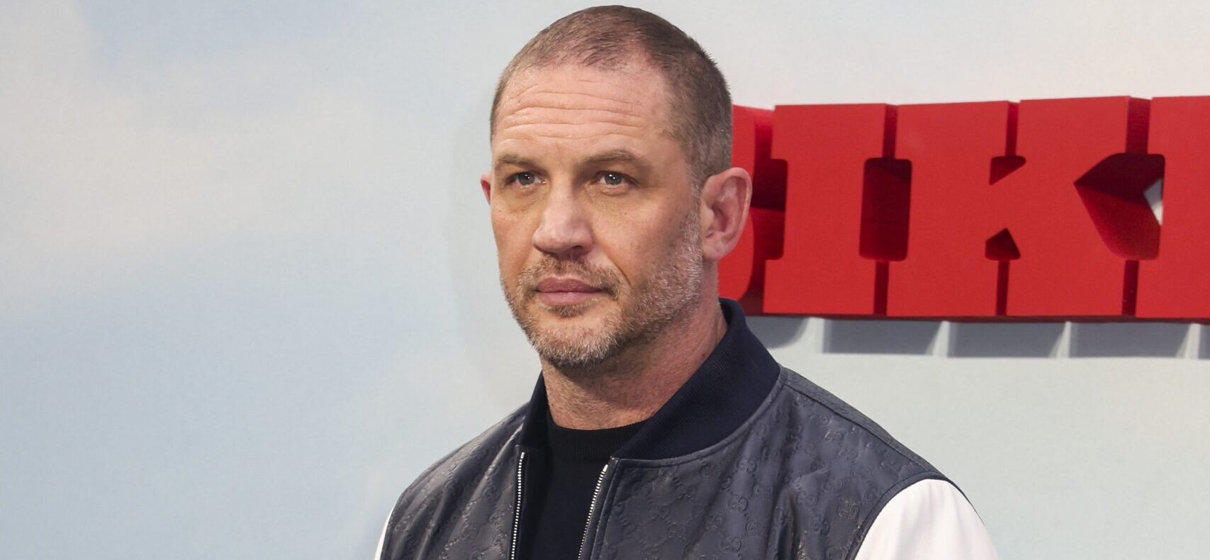 A demissão de “MobLand” de Tom Hardy é considerada uma situação fluida