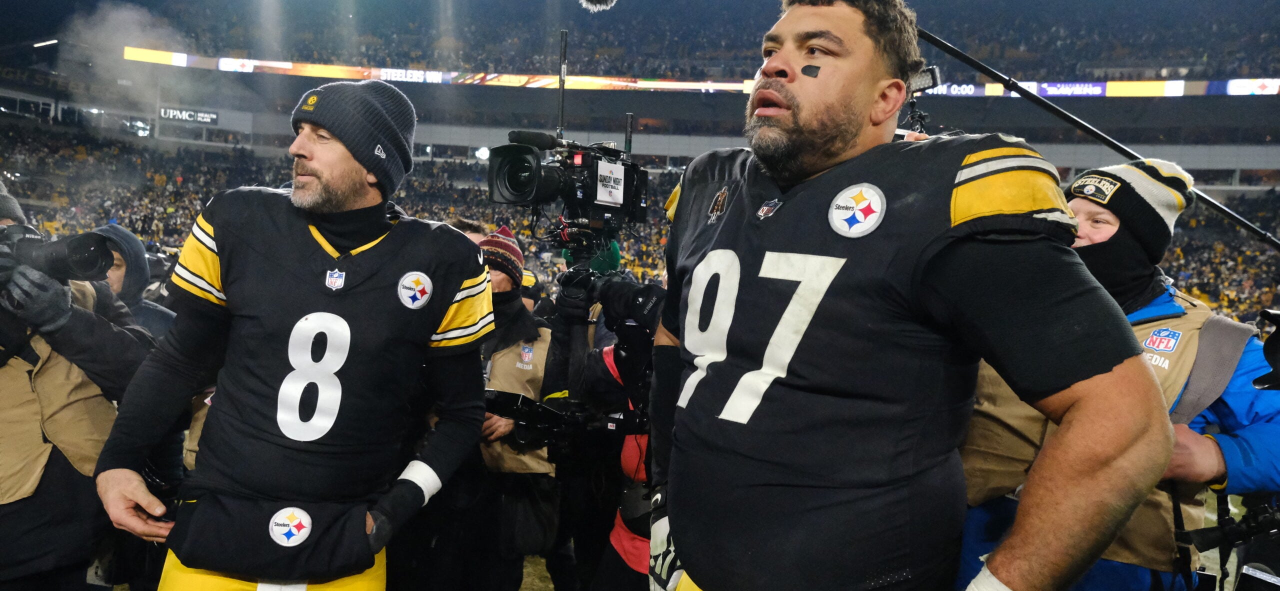Os companheiros de equipe de Aaron Rodgers foram mantidos no escuro sobre os planos da NFL