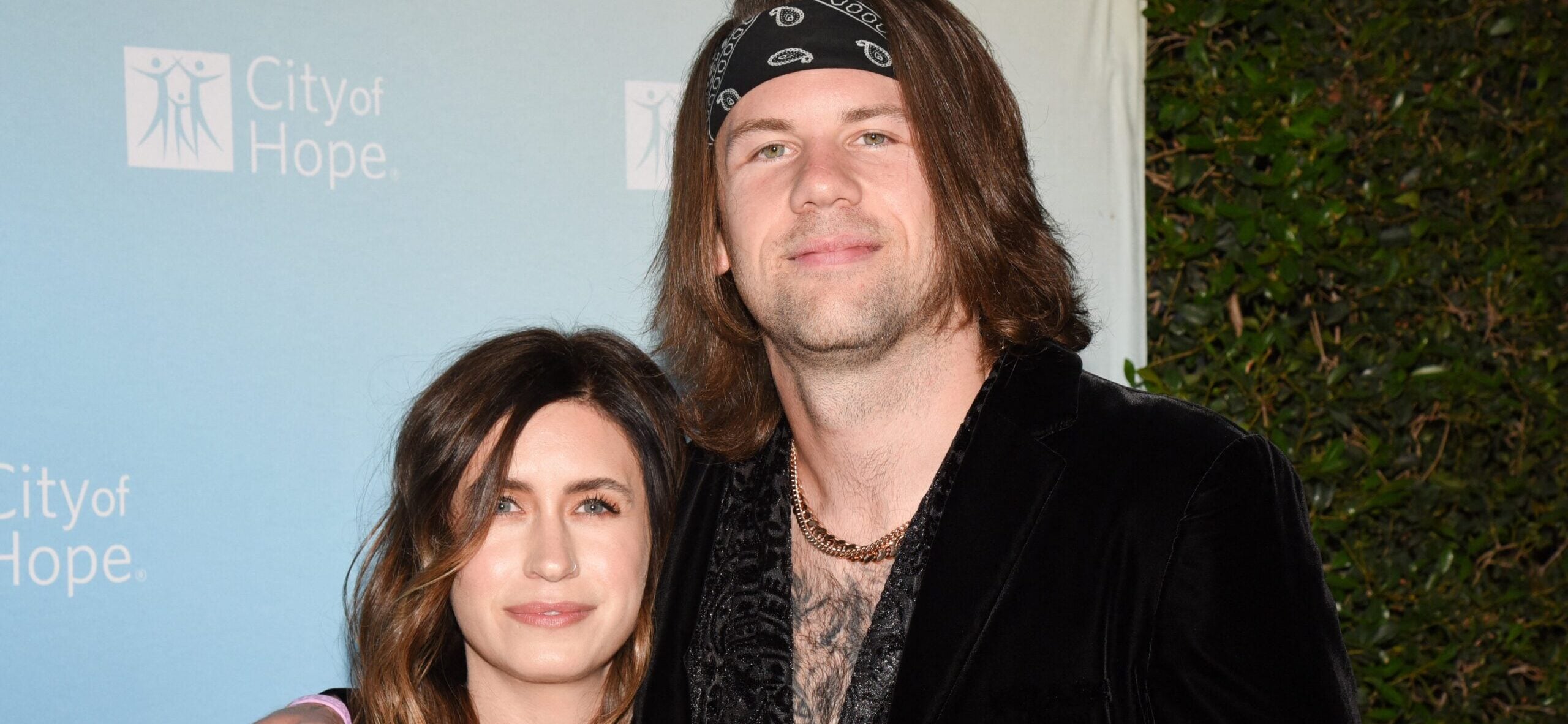 Fleur Shomo fala depois que seu cônjuge Caleb se declara gay