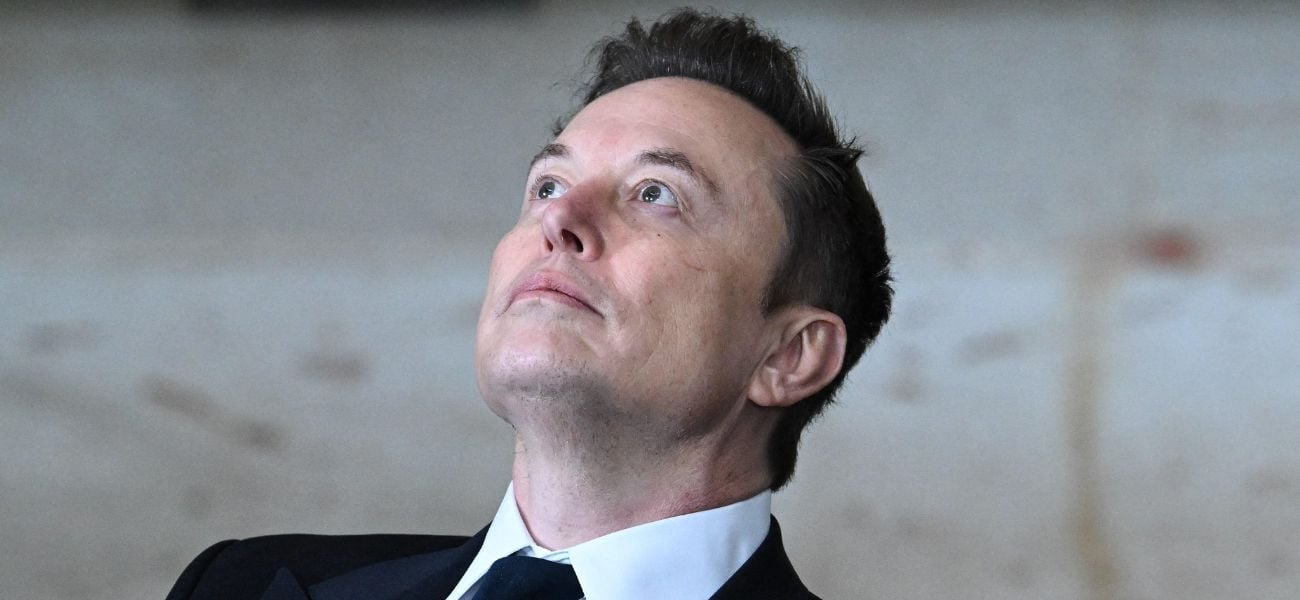 Veterano do “SNL” critica Elon Musk pelos comentários de Lupita
