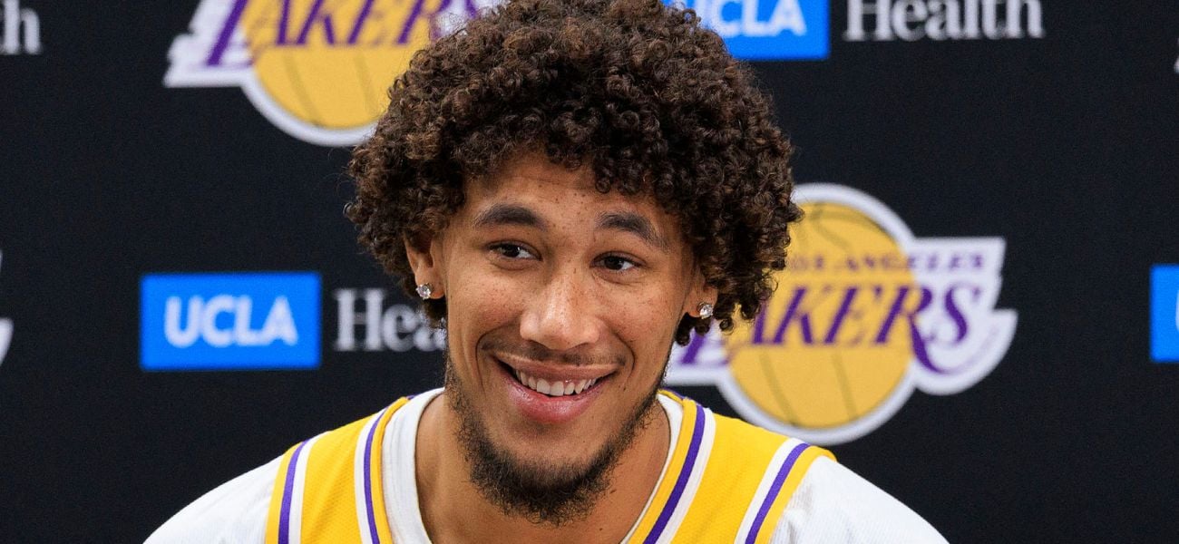 Jaxson Hayes bateu na camisa da paródia de Erika Kirk