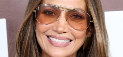 Jennifer Lopez at The Roast Of Kevin Hart Red Carpet At Netflix Is A Joke Fest