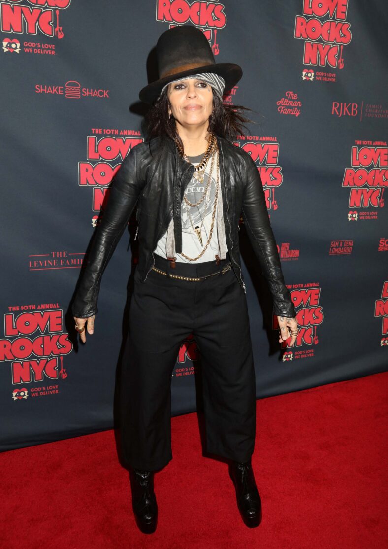 Linda Perry on the red carpet
