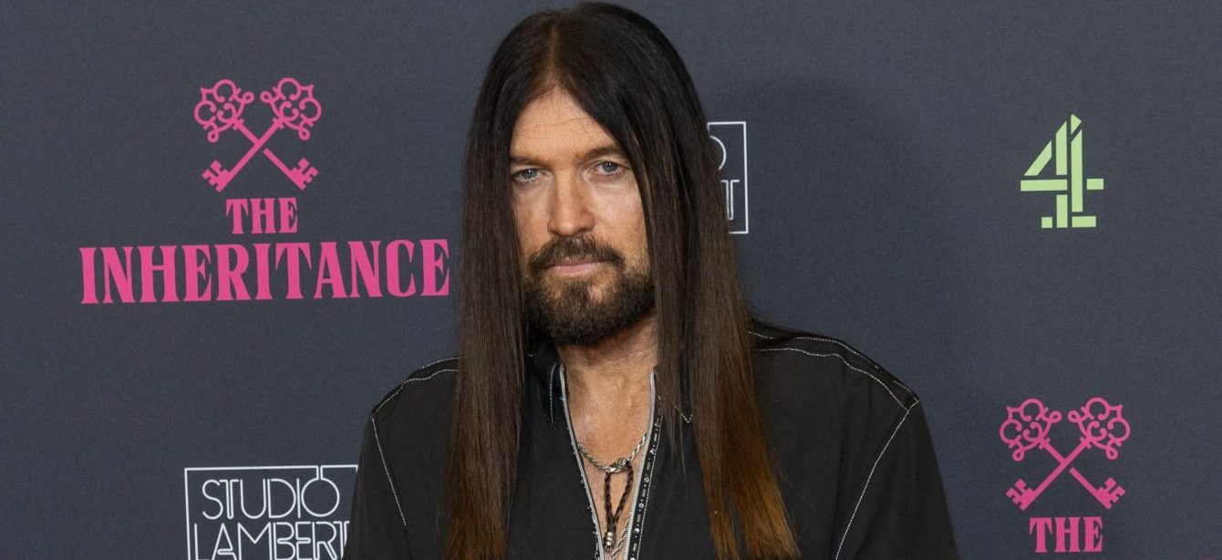Billy Ray Cyrus relembra a reviravolta de ‘Milagre’ depois de ‘quase morrer’