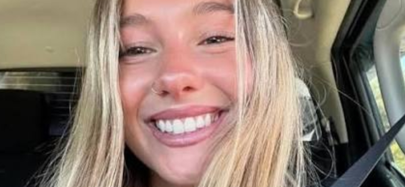 Ella Alexandra de biquíni surpreende com seu coco