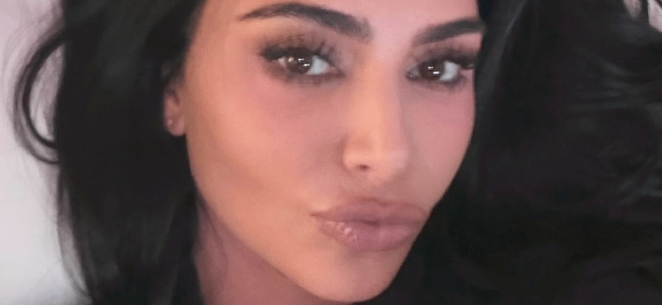 Kim Kardashian exibe ‘corpo tentador’ de biquíni