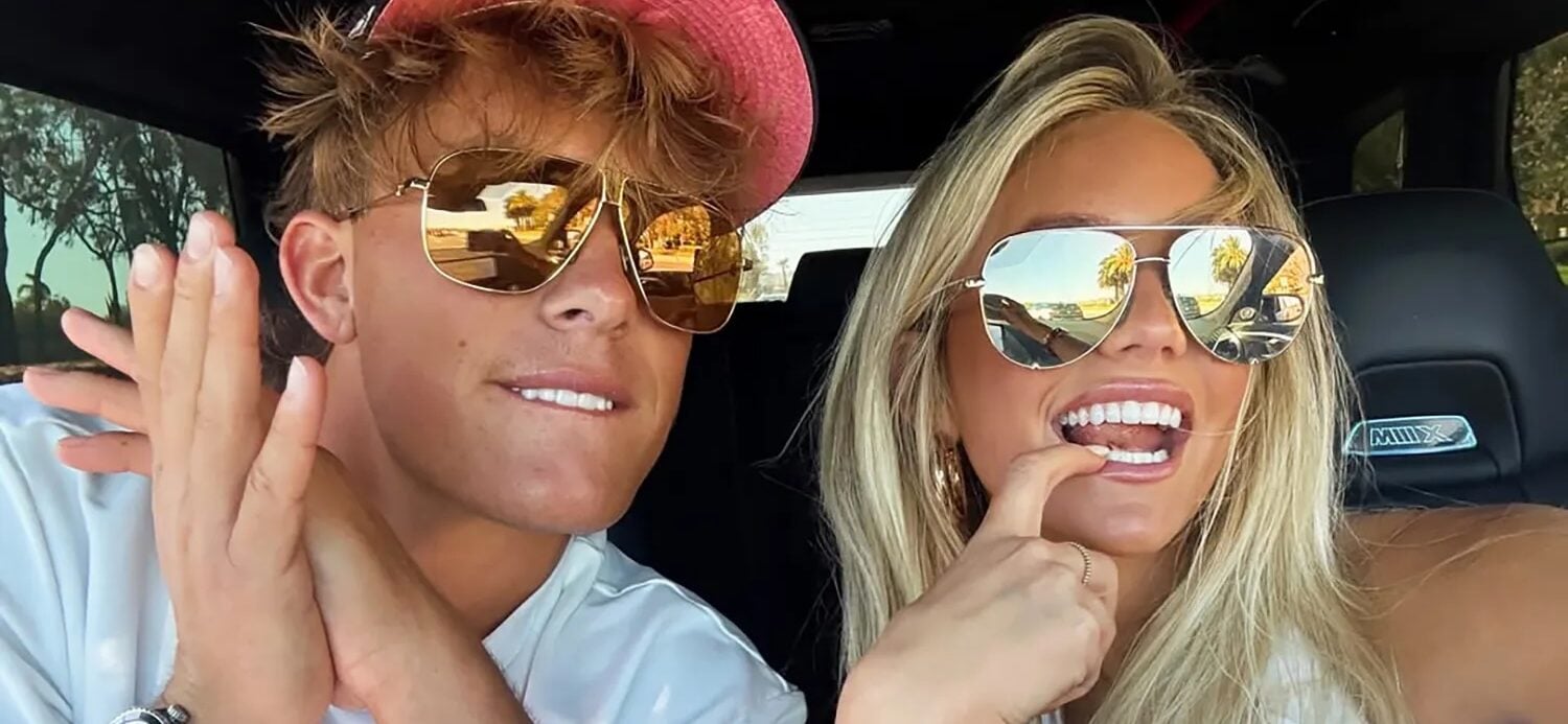 A namorada de Jaxson Dart surpreende em um biquíni minúsculo em meio ao drama da NFL