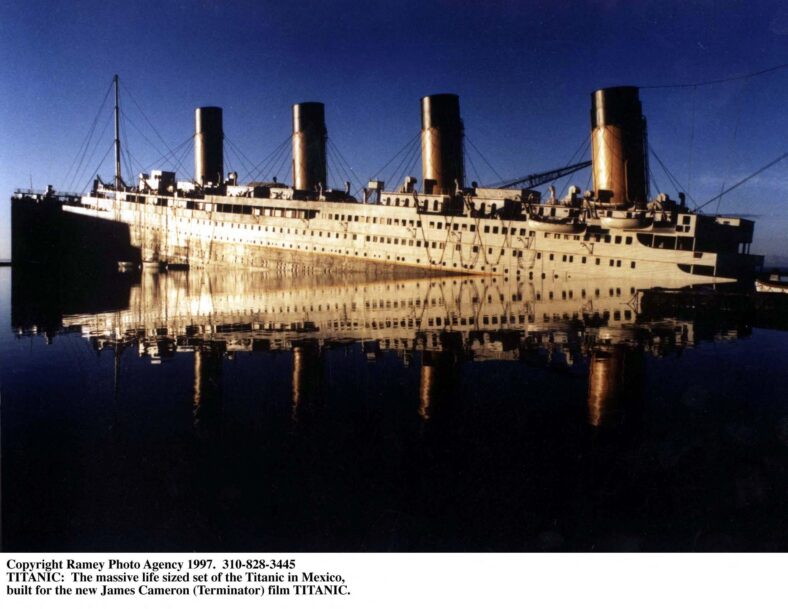Set of "Titanic"