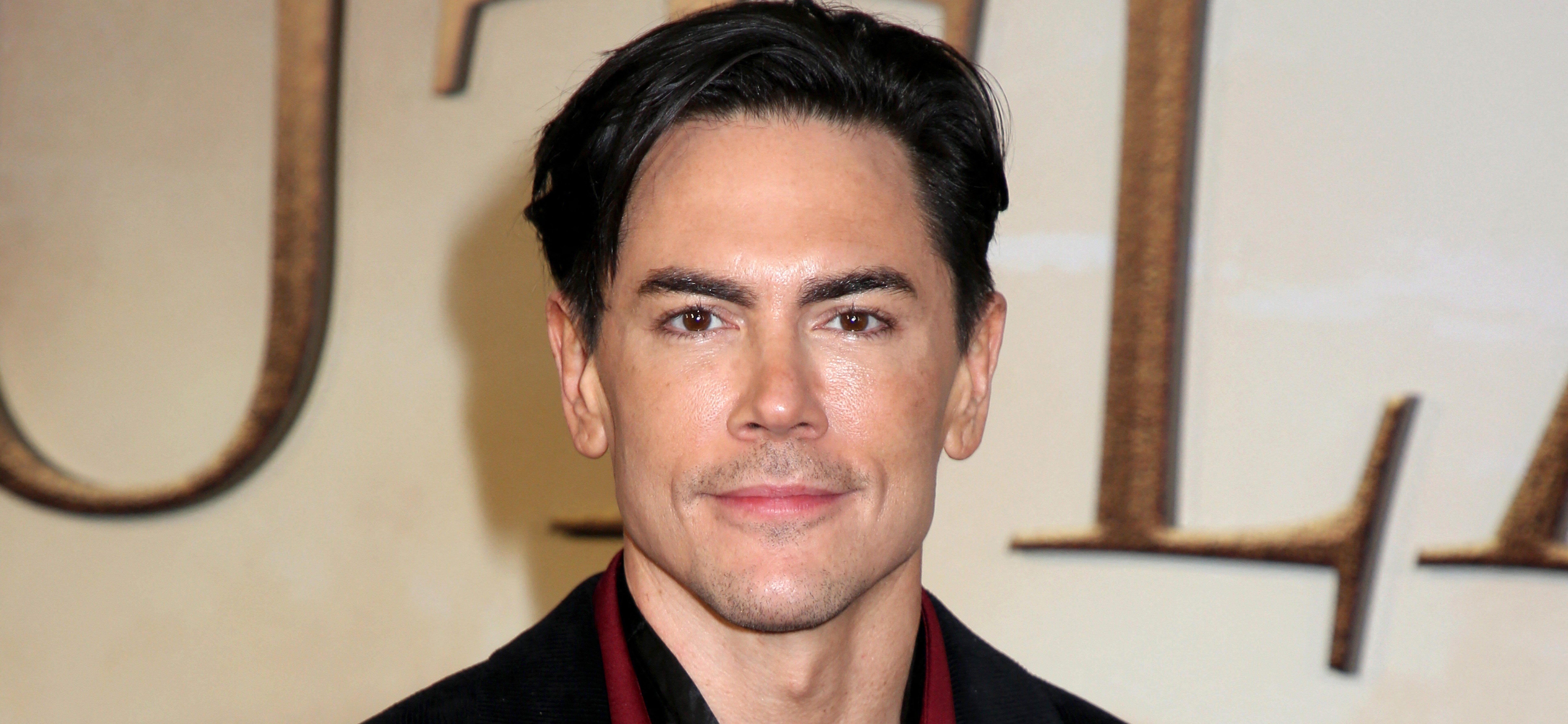 Casa de Tom Sandoval revisitada por policiais