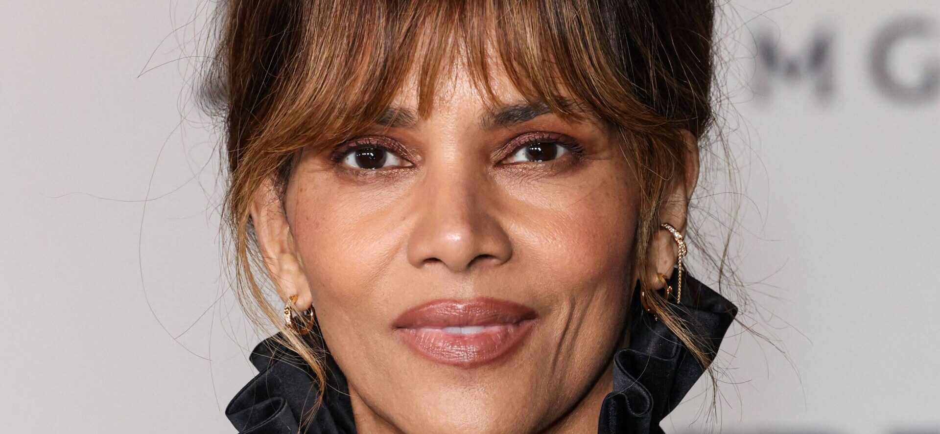 Halle Berry se reencontra com ex após anos de drama sobre pensão alimentícia