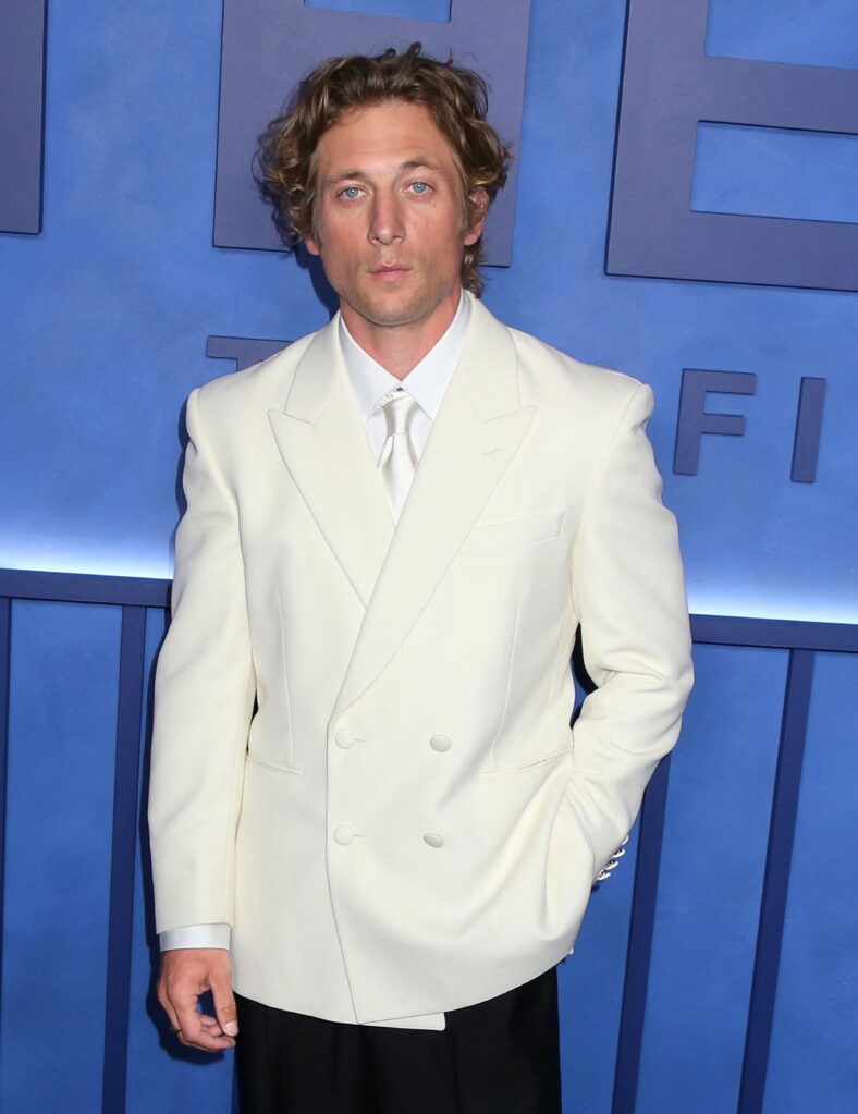 Jeremy Allen White, Shameless