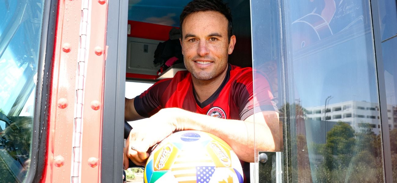 Landon Donovan compartilha a lição ‘surpreendente’ de treinar mulheres