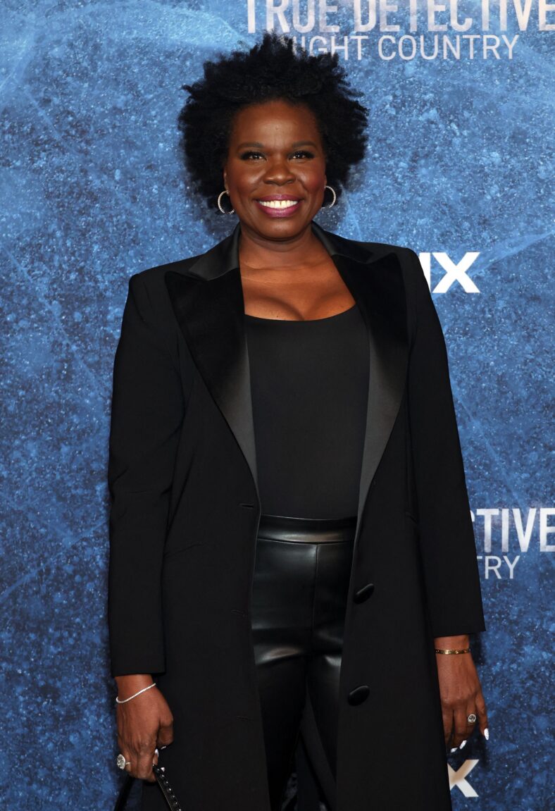 Leslie Jones in black 