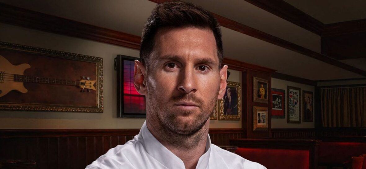 Lionel Messi poses in chef