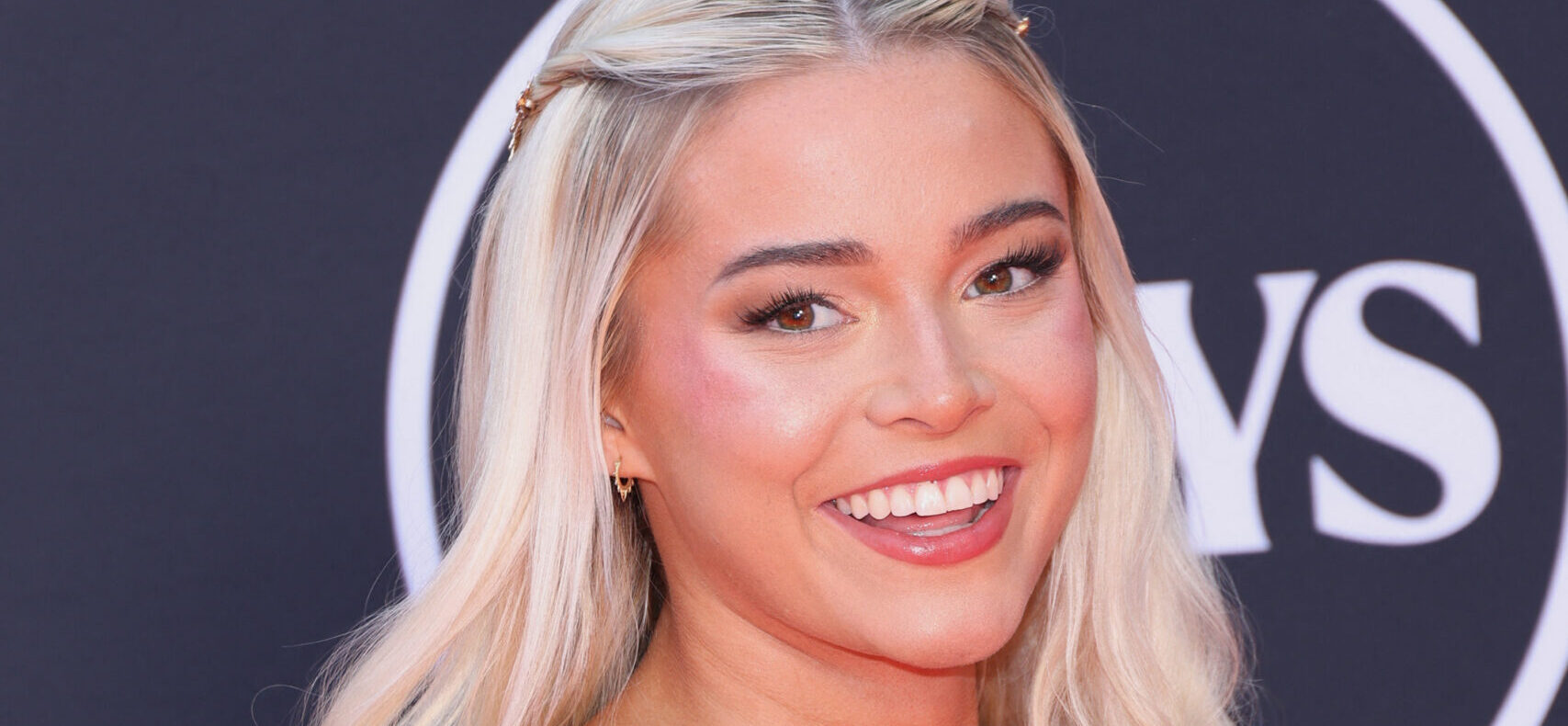 The Disturbing Reason Livvy Dunne Is Begging People To Stop Tracking Her Flights
