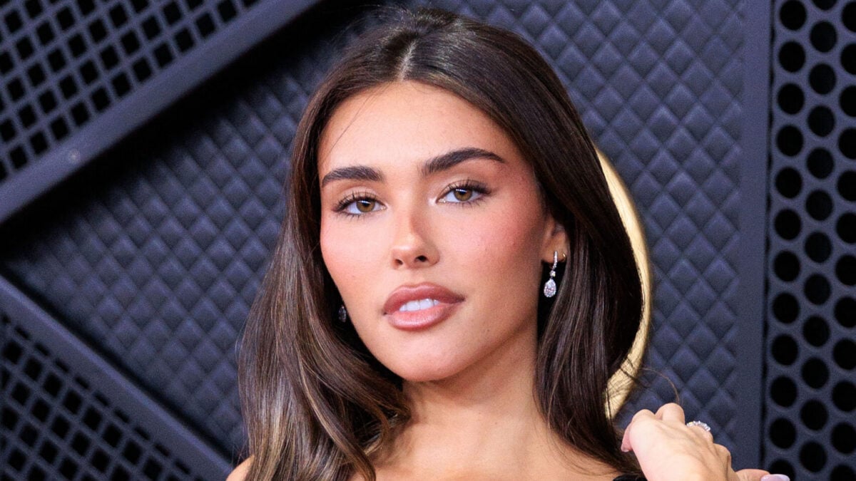 Madison Beer choca os fãs com lançamento de novo anel de noivado