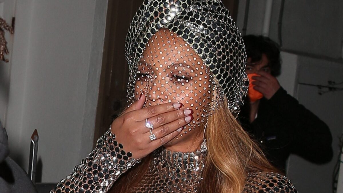 Η Beyoncé οδηγεί σόλο με μάρκα αμερικανικού ουίσκι