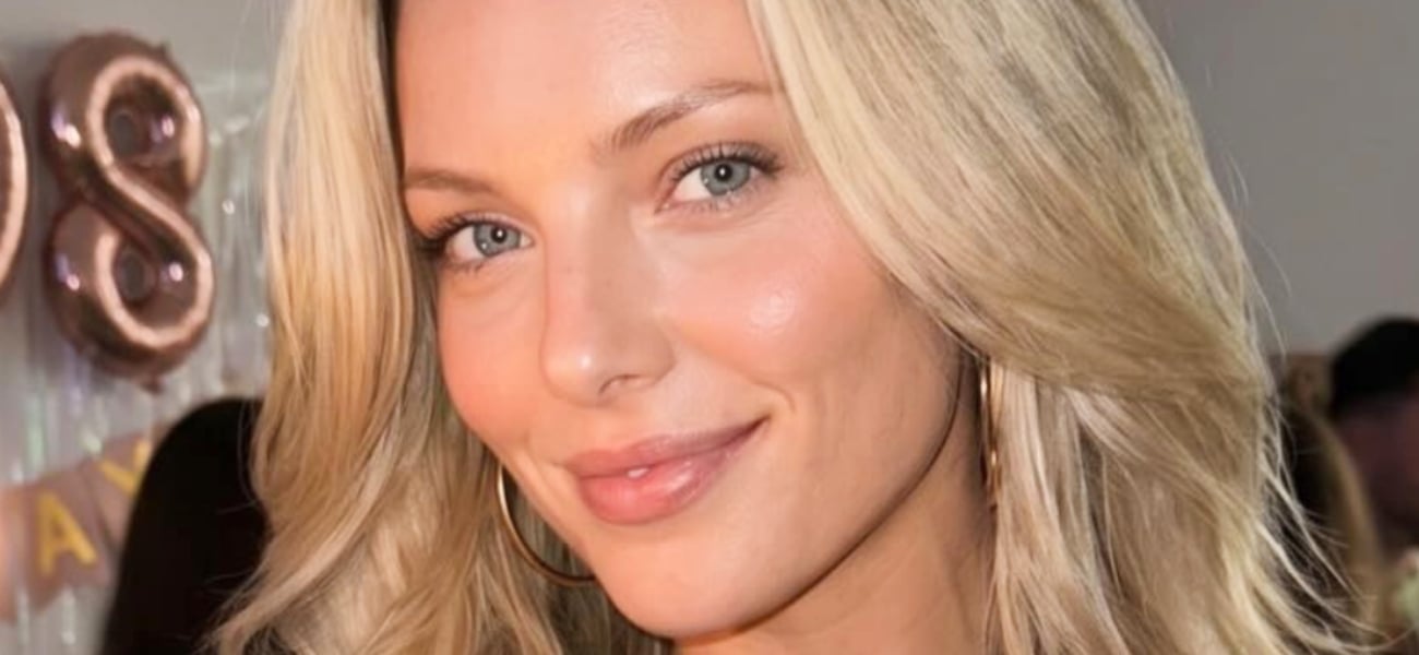 Deanna Ritter In Braless Bedtime Undies Shows The ‘Result Of Peer Pressure’