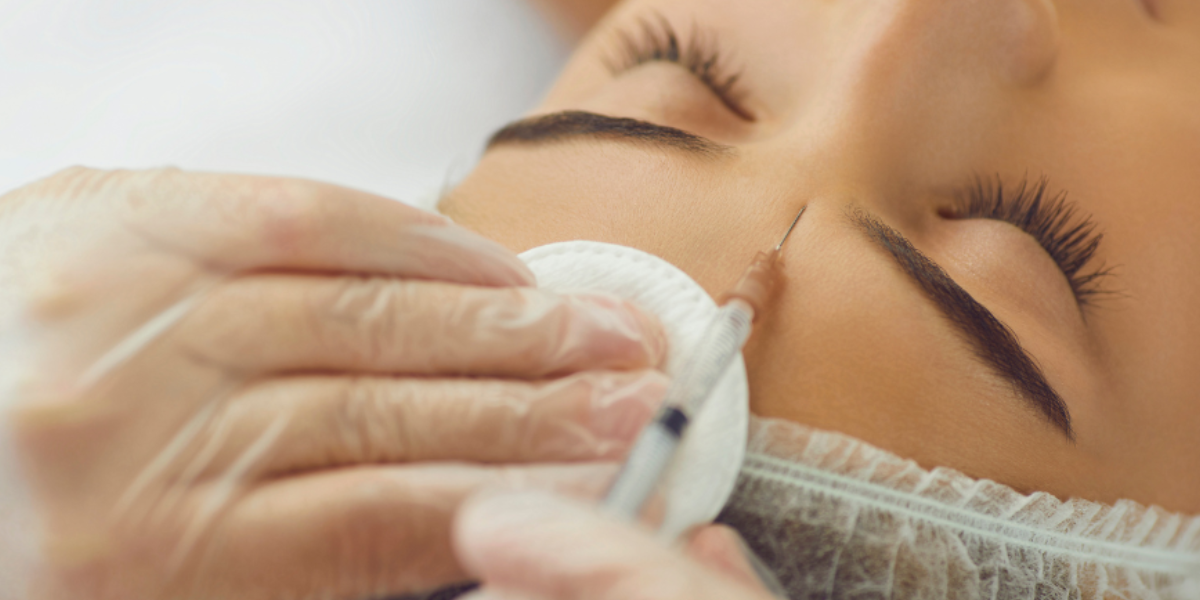Πώς οι τάσεις της ομορφιάς των διασήμων διαμορφώνουν τις σημερινές αισθητικές διαδικασίες