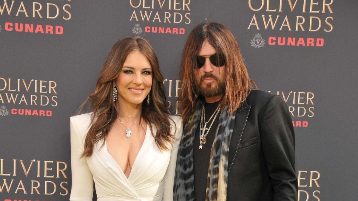 Η Elizabeth Hurley θυμάται την πρώτη εντύπωση της Miley Cyrus