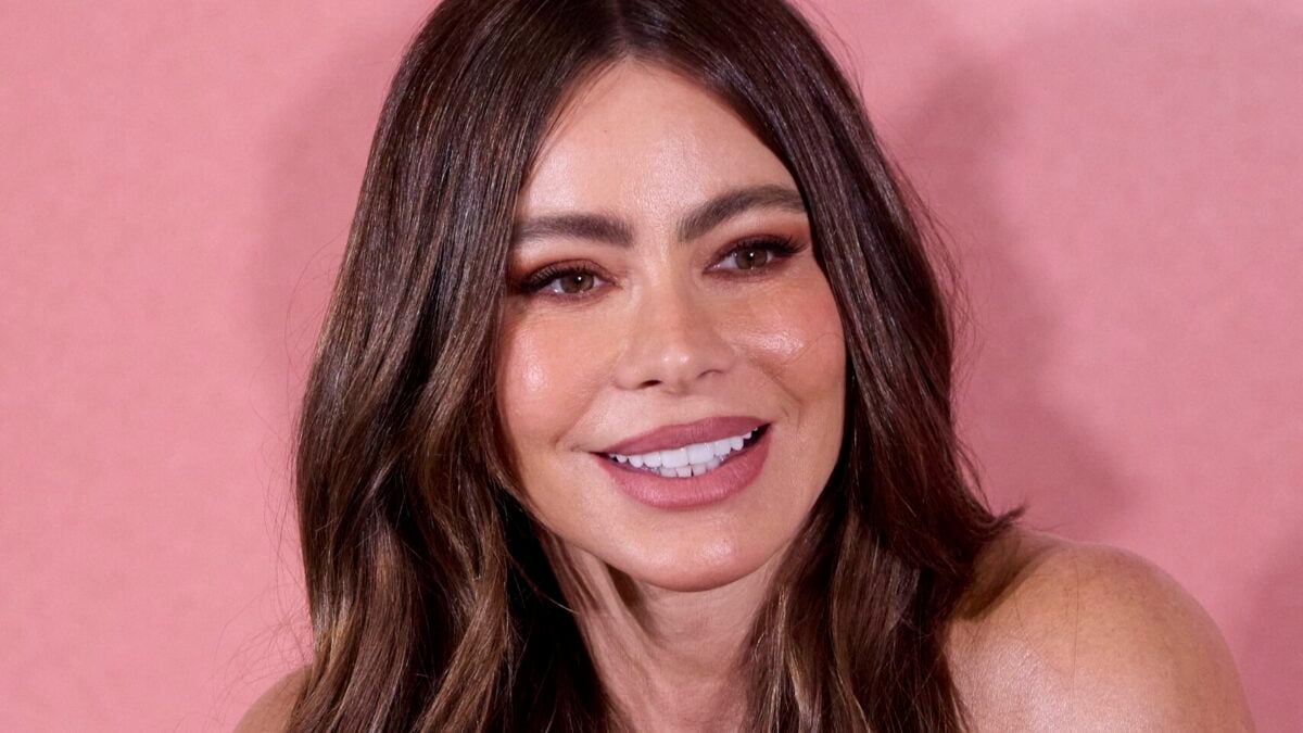 SOFIA VERGARA Presents TOTY MEGA1333633 006 scaled