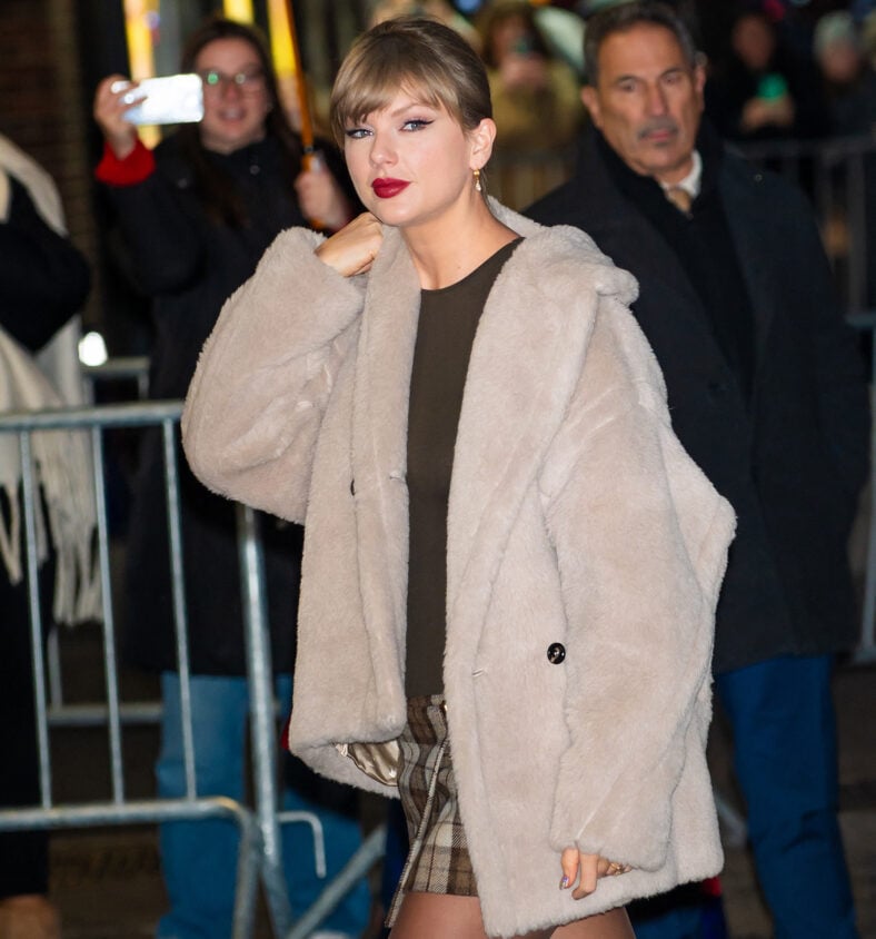 Taylor Swift Arrives to Late Show with Stephen Colbert Show